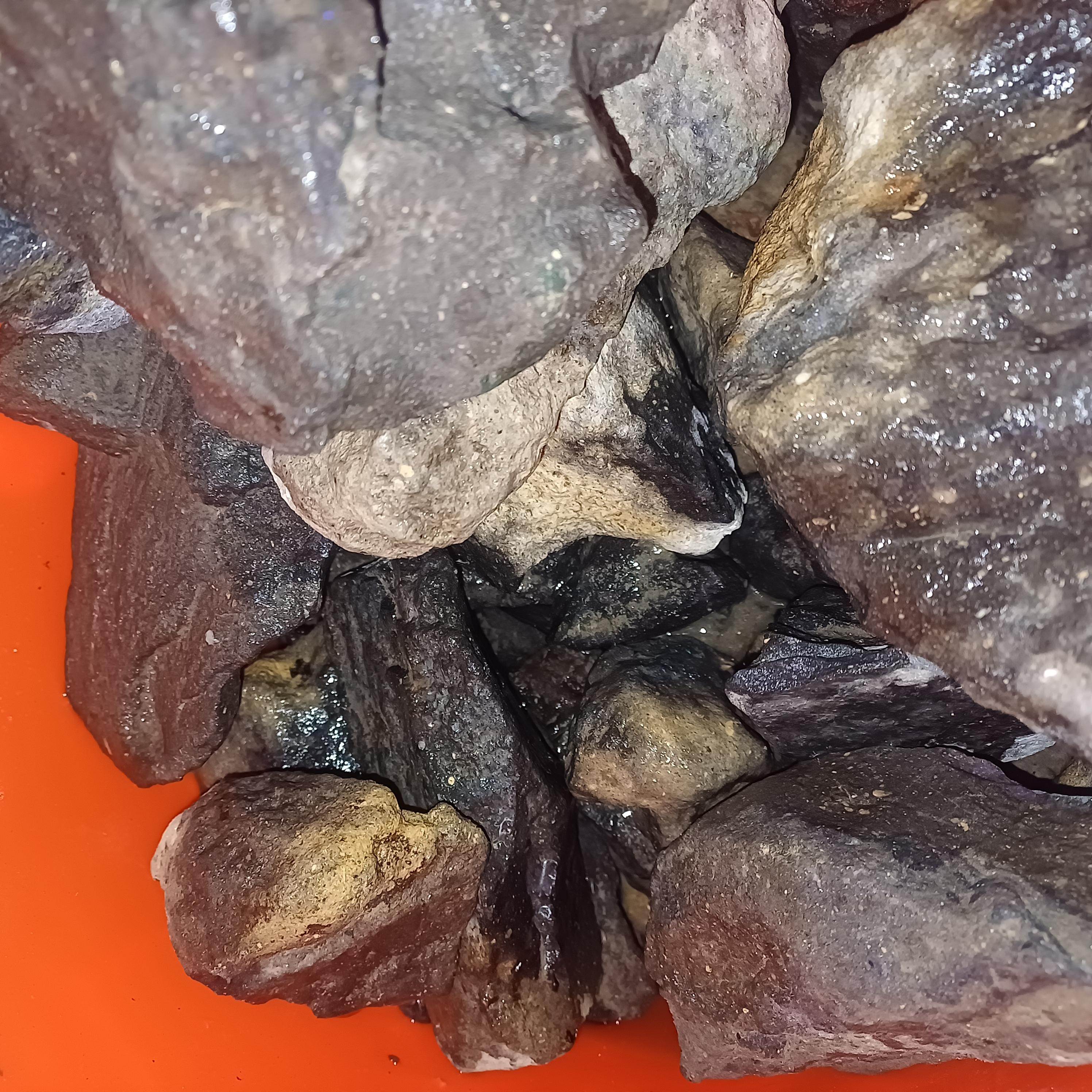 black , opal , black opal , rough, natural , houndarian